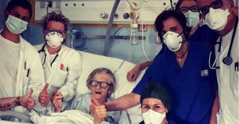 En el hospital celebran la recuperación de una paciente de 95 años que le ganó al coronavirus