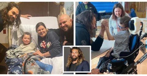 El actor Jason Momoa visita a los niños en el hospital e incluso «pelea» con uno de ellos