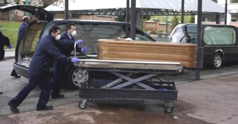 El drama de la familia de un fallecido por COVID-19 ante el colapso de los servicios funerarios