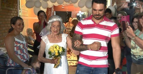 A los 96 años se casa con el amor de su vida en el mismo lugar donde se conocieron