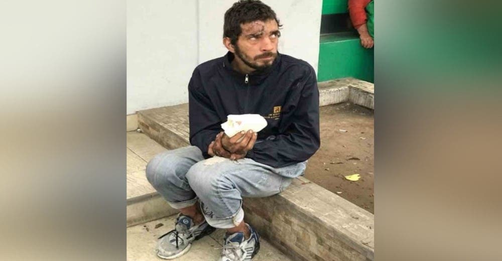 Una mujer halla en la calle a un joven que desapareció hace 15 años en otro país Una mujer halla en la calle a un joven que desapareció hace 15 años en otro país