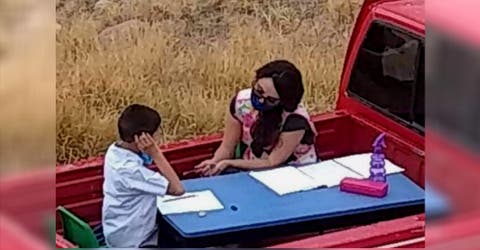 Convierte su vehículo en una escuela ambulante para que ningún niño se quede sin estudiar