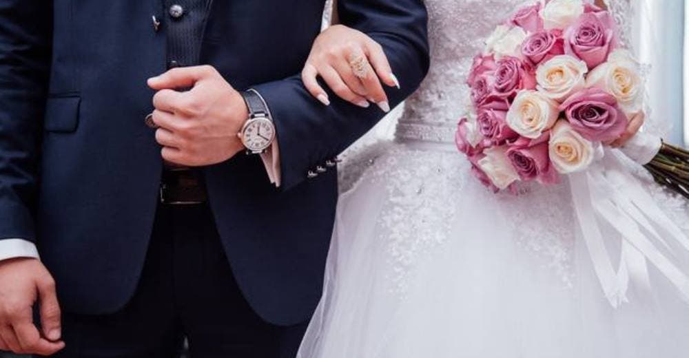 Una boda les cuesta la vida a los padres de los novios y deja a 12 invitados en peligro