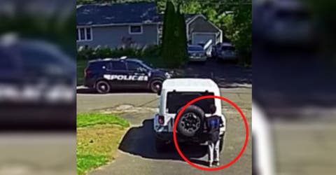 Un niño de 10 años se esconde despavorido cuando vio la patrulla policial cerca de su casa