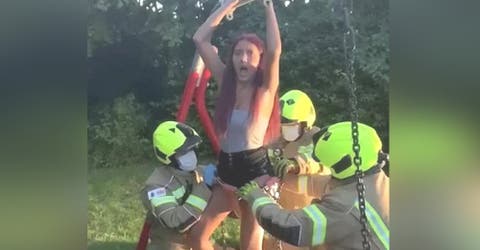 Una adolescente de 14 años termina siendo rescatada por los bomberos mientras grababa un vídeo