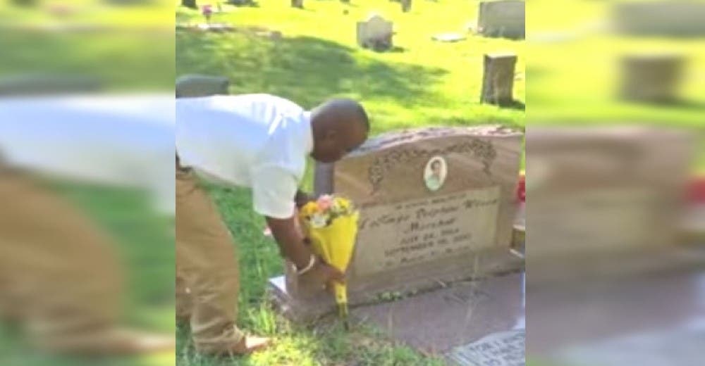 Un joven con Síndrome de Down acude a la tumba de su madre tras lograr su sueño
