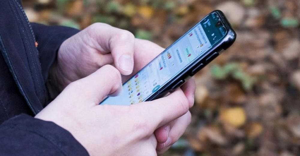 Le pide a la madre de un compañero de su hijo que cambie su foto de perfil- «Es una tentación» Le pide a la madre de un compañero de su hijo que cambie su foto de perfil- «Es una tentación»