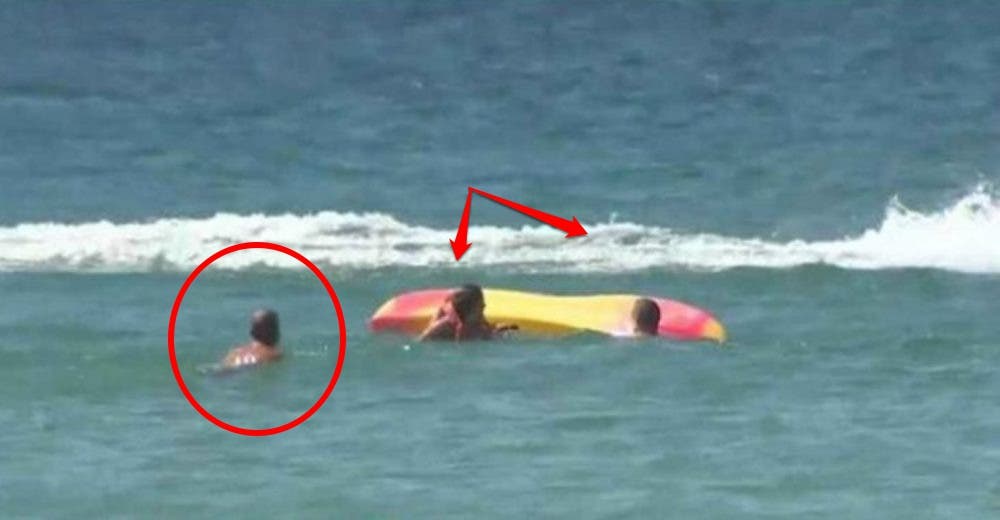 El presidente de este país salva la vida de 2 mujeres a punto de ahogarse en el mar El presidente de este país salva la vida de 2 mujeres a punto de ahogarse en el mar