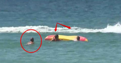 El presidente de este país salva la vida de 2 mujeres a punto de ahogarse en el mar