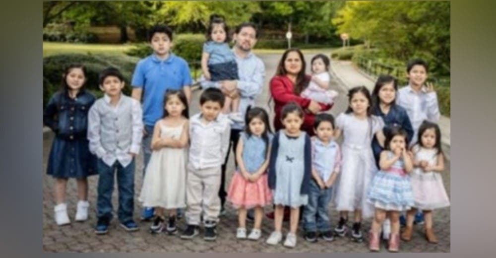 A los 39 años da a luz a 16 hijos y les pone nombres que empiezan por la letra C A los 39 años da a luz a 16 hijos y les pone nombres que empiezan por la letra C