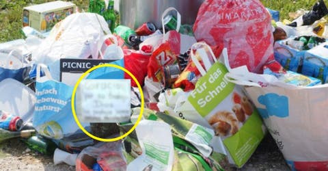 Les deja un mensaje a los recolectores de basura que la convierte en blanco de comentarios