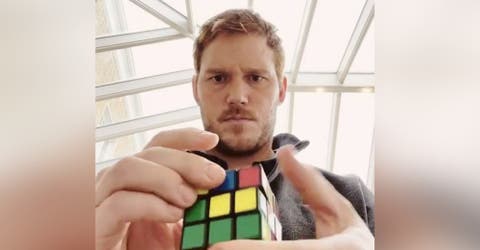 El actor Chris Pratt sorprende a sus seguidores armando un cubo de Rubik en 60 segundos