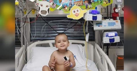 A los 2 años sobrevive de milagro y su papá salva a otro niño como agradecimiento