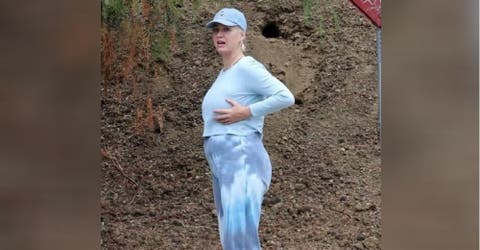 Katy Perry aparece mostrando su cuerpo «al natural» tras dar a luz a su bebé