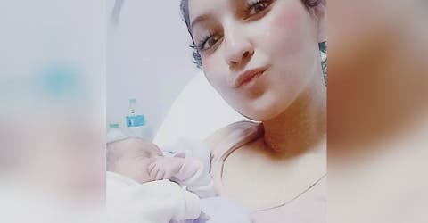 La joven que acude al hospital y da a luz sin saber que estaba embarazada suplica ayuda