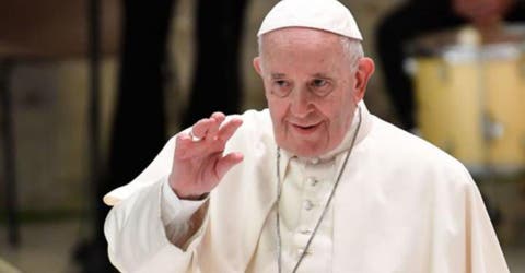 El Papa Francisco reacciona ante el vídeo de una modelo en bikini enardeciendo las redes