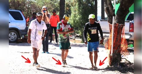 3 humildes hombres participan en una competencia corriendo 468 km sin zapatillas deportivas