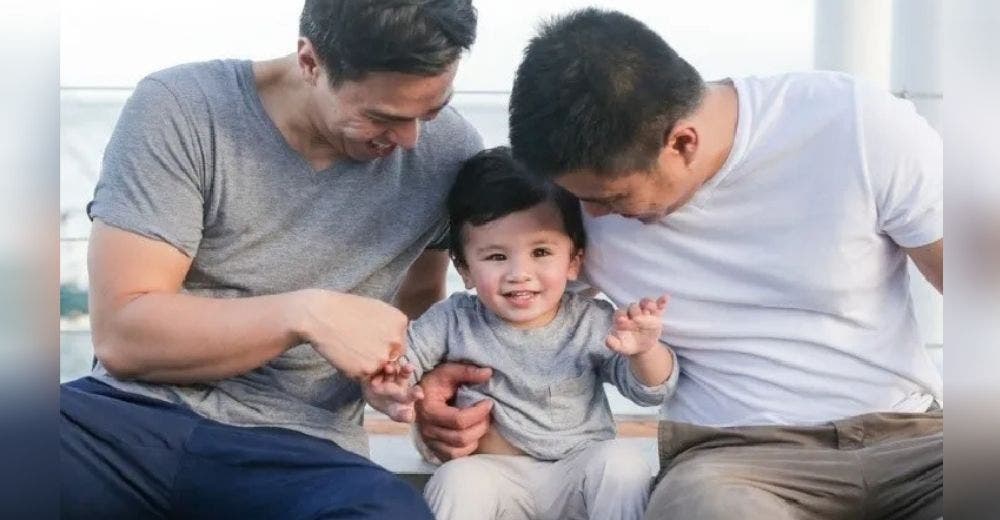 Celebran que 4 niños que sufrieron mucho son adoptados por parejas del mismo género Celebran que 4 niños que sufrieron mucho son adoptados por parejas del mismo género