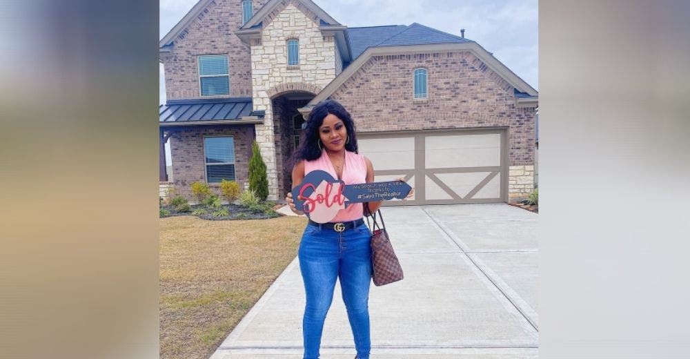 A los 26 años celebra haber comprado una casa después de lidiar con la pobreza y estereotipos A los 26 años celebra haber comprado una casa después de lidiar con la pobreza y estereotipos