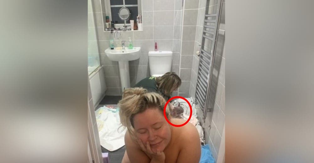 Solo sintió ganas de ir al baño, pero minutos después terminó dando a luz a su bebé