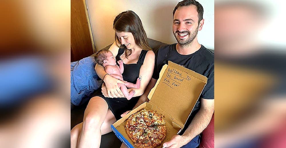 Domino’s Pizza premia a un bebé recién nacido con dinero equivalente a 60 años de pizza