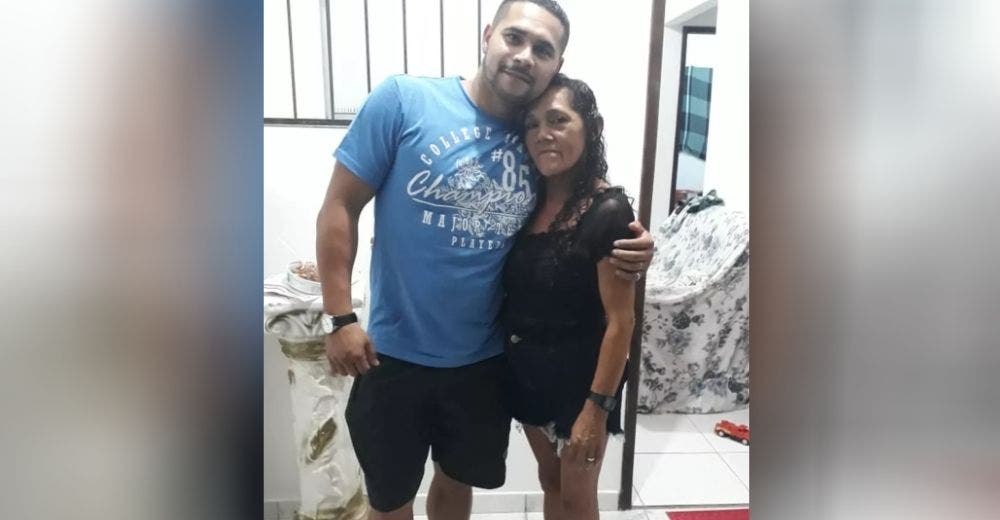 Se reencuentra con su madre después de haber huido de su casa cuando apenas tenía 8 años Se reencuentra con su madre después de haber huido de su casa cuando apenas tenía 8 años