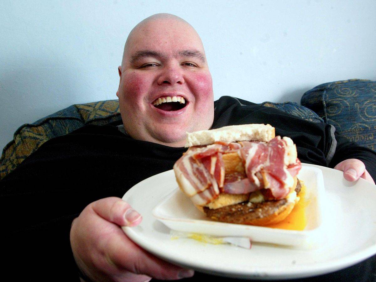 Muere el hombre de 420 kilos que conmovió a su país en su lucha contra la o...