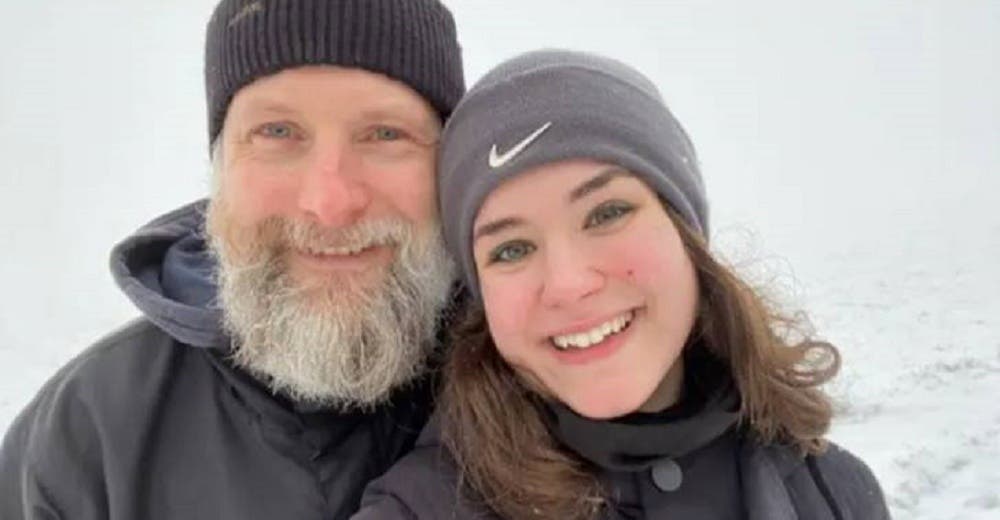 Una estudiante empieza una relación con un profesor 27 años mayor y sus padres no se lo perdonan Una estudiante empieza una relación con un profesor 27 años mayor y sus padres no se lo perdonan