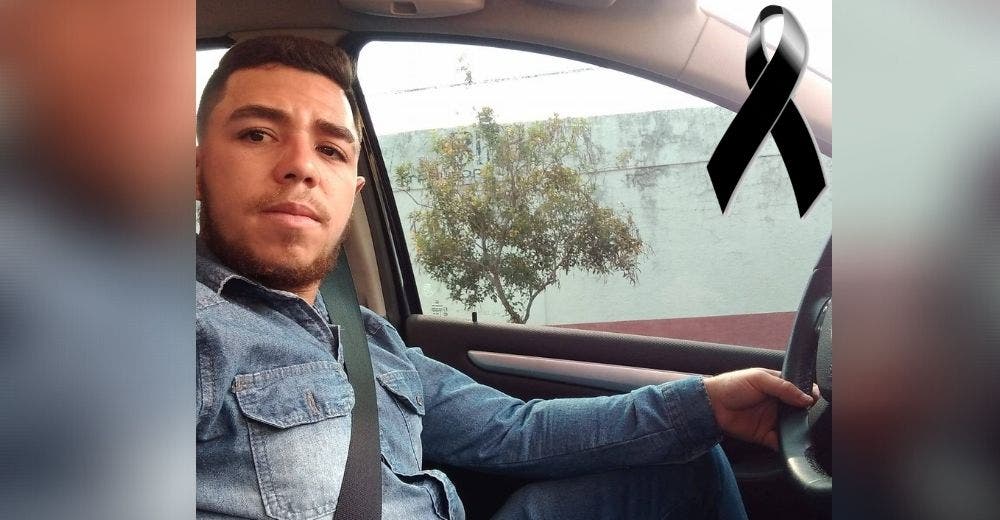 Llama a su familia justo antes de morir mientras conducía su auto Llama a su familia justo antes de morir mientras conducía su auto
