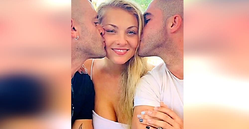 Dos mejores amigos se enamoran de la misma mujer y comienzan una relación de 3 Dos mejores amigos se enamoran de la misma mujer y comienzan una relación de 3