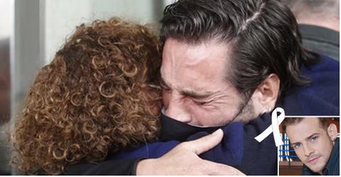 David Bustamante se derrumba desconsolado en el entierro de su «hermano» Àlex Casademunt