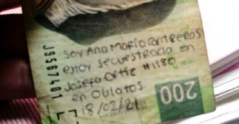 Dos mujeres escriben mensajes de auxilio en billetes y las autoridades intervienen de inmediato
