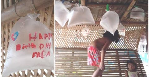 Hacen globos con bolsas plásticas para homenajear a su papá en su cumpleaños