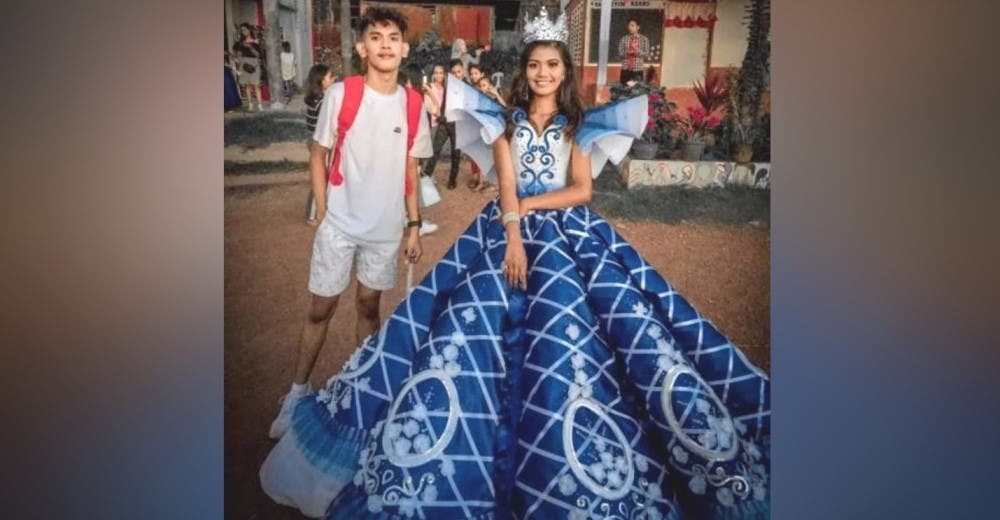 Cose un vestido para que su hermana pudiera ir a su baile de graduación aunque no tenían dinero