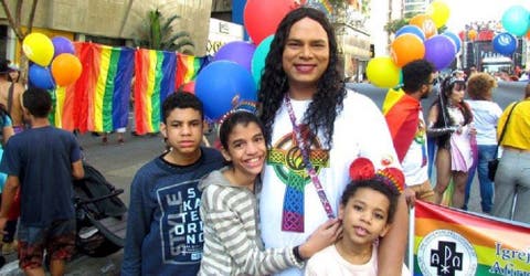 Adopta a un niño con discapacidad y a 2 niños transgénero que ninguna familia quería