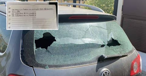 «Ha sido sin querer» – Un niño rompe el cristal de un auto y deja una nota para pedir perdón