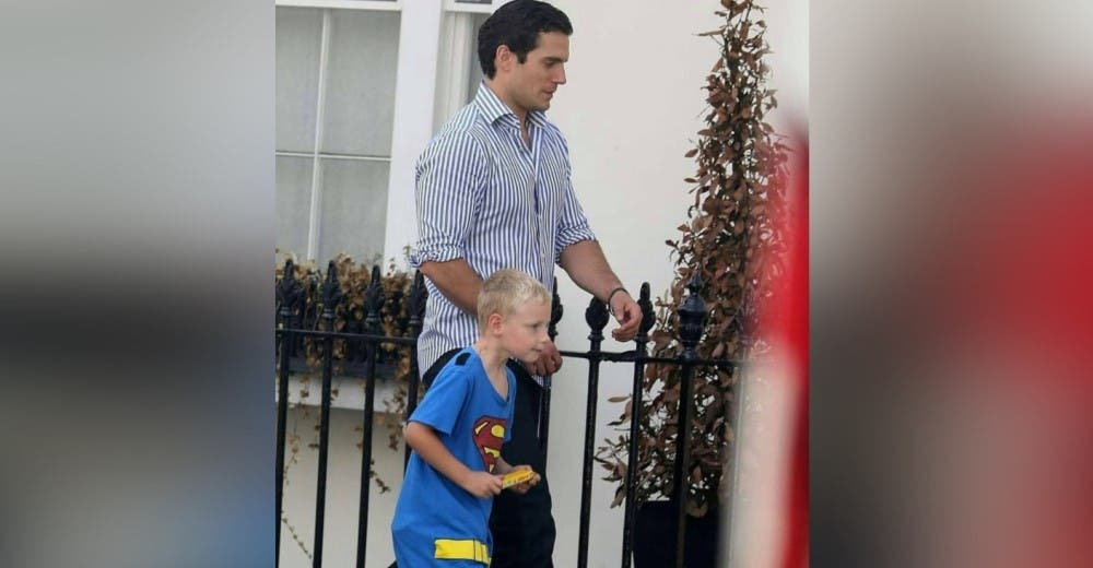 Nadie le creía al niño de 7 años que Superman era su tío hasta que apareció en su escuela Nadie le creía al niño de 7 años que Superman era su tío hasta que apareció en su escuela