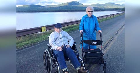 A los 95 años se enamoran después de quedarse viudos 2 veces y perder la esperanza