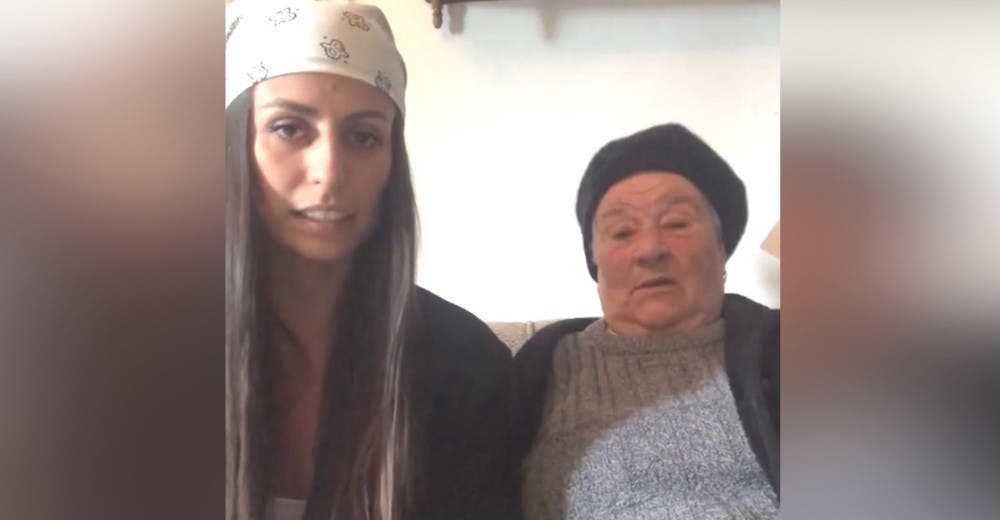 «Necesito ayuda, mi abuela está embarazada» – Suplica apoyo en un vídeo para obtener una beca «Necesito ayuda, mi abuela está embarazada» – Suplica apoyo en un vídeo para obtener una beca
