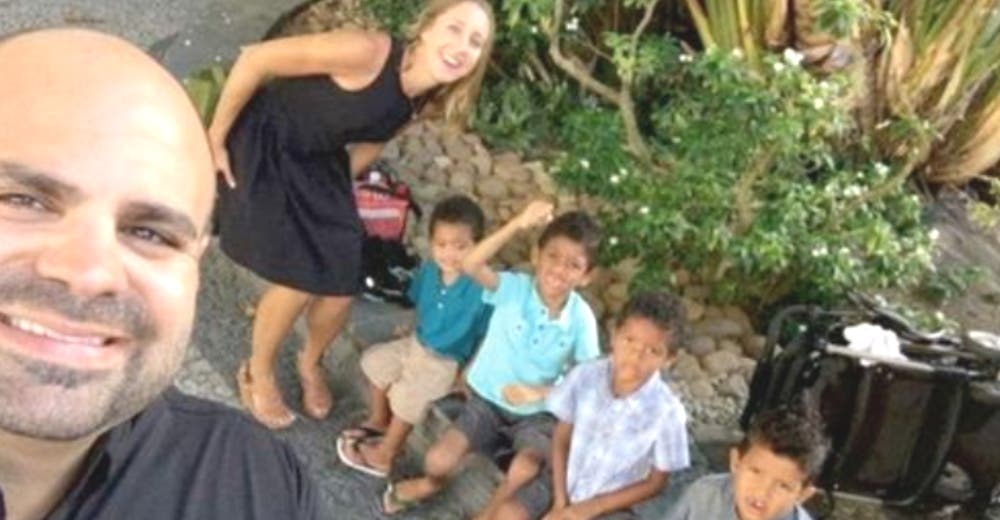 Adoptan a 4 hermanitos para evitar que se les rompiera el corazón creciendo separados Adoptan a 4 hermanitos para evitar que se les rompiera el corazón creciendo separados