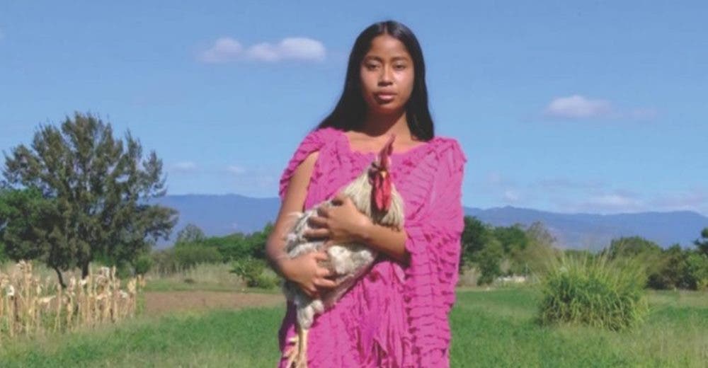 Se convierte en la primera mujer de su comunidad indígena en ser modelo y salir en una revista Se convierte en la primera mujer de su comunidad indígena en ser modelo y salir en una revista