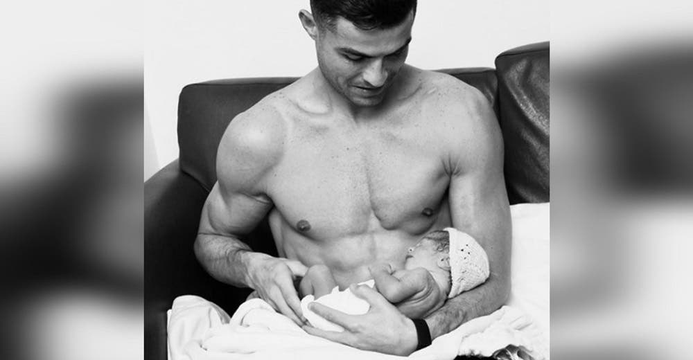 Cristiano muestra la foto más intima tras perder a su bebé