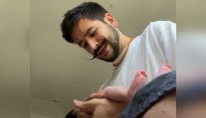 Índigo debuta en su primer vídeo mientras Camilo lava sus pañales