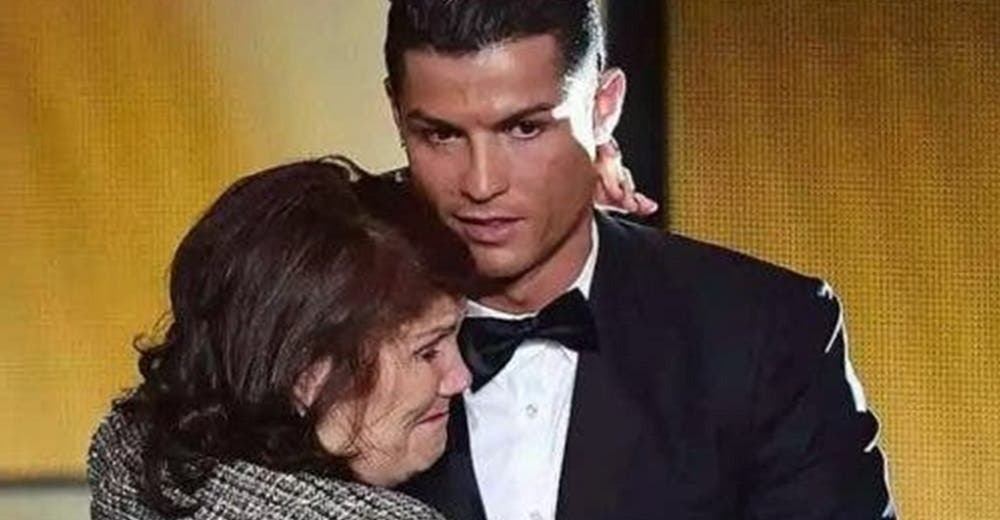 Cristiano Ronaldo responde a quienes lo juzgan por negarse a construirle una casa a su madre