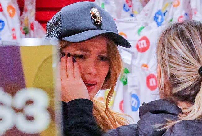 Shakira llora por sus autos