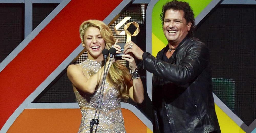 El mundo llora la «muerte» de Carlos Vives debido a un confuso mensaje de Shakira